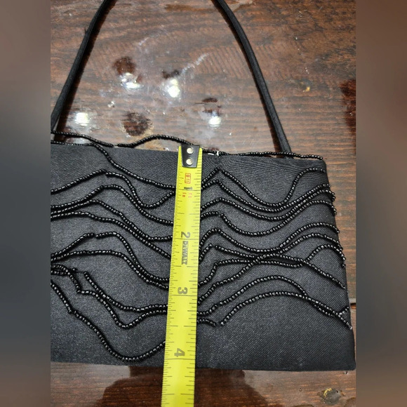👸👜 Victoria's Secret Formal Wrist Purse with snap closure - Picture 10 of 10